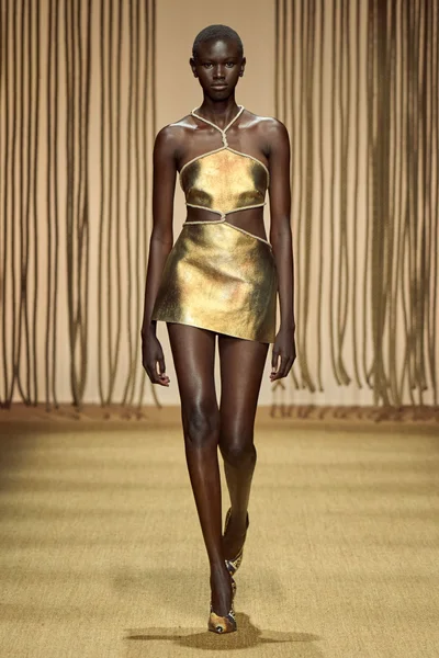 Look 24